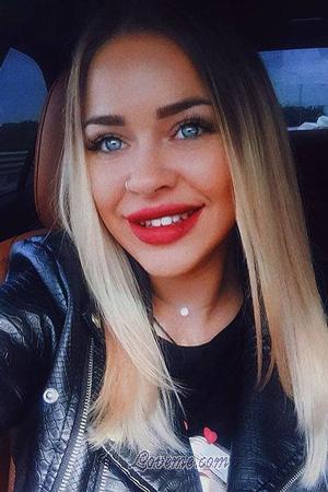 205286 - Angelica Age: 30 - Russia