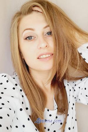 206205 - Julia Age: 35 - Russia