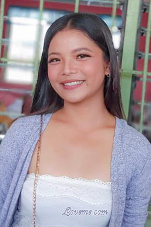 209680 - Kreslen Age: 20 - Philippines